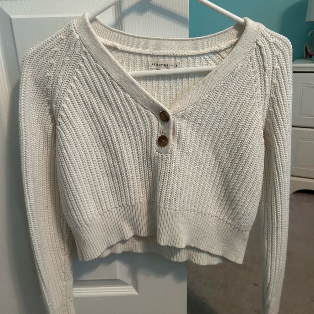 Small cropped white sweater